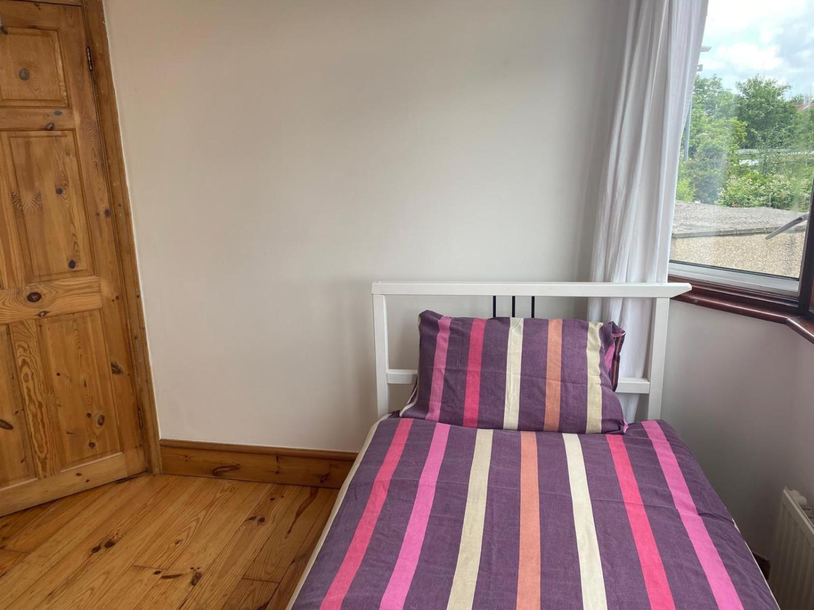 Lovely Rooms In West London Northolt  المظهر الخارجي الصورة