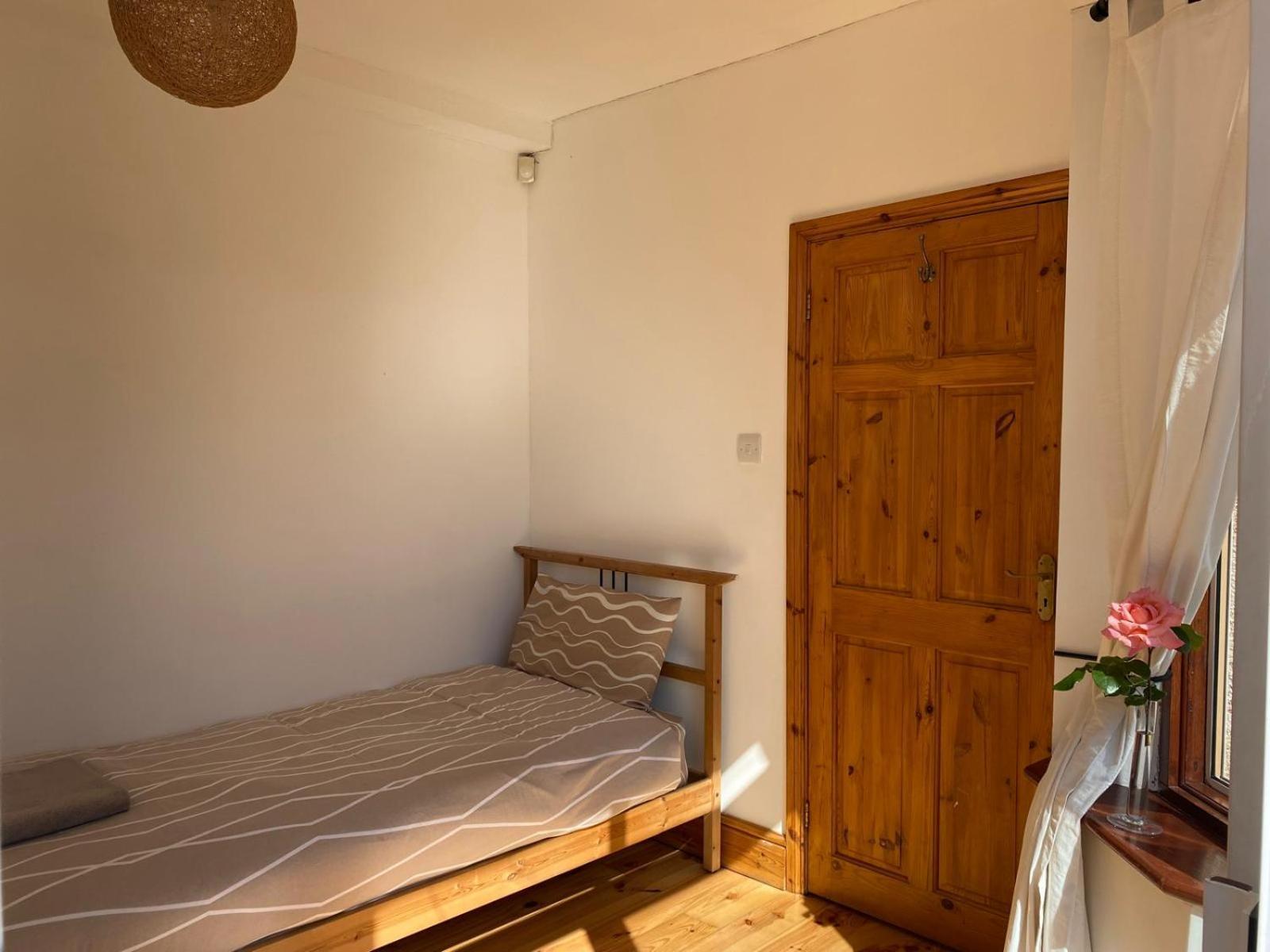Lovely Rooms In West London Northolt  المظهر الخارجي الصورة