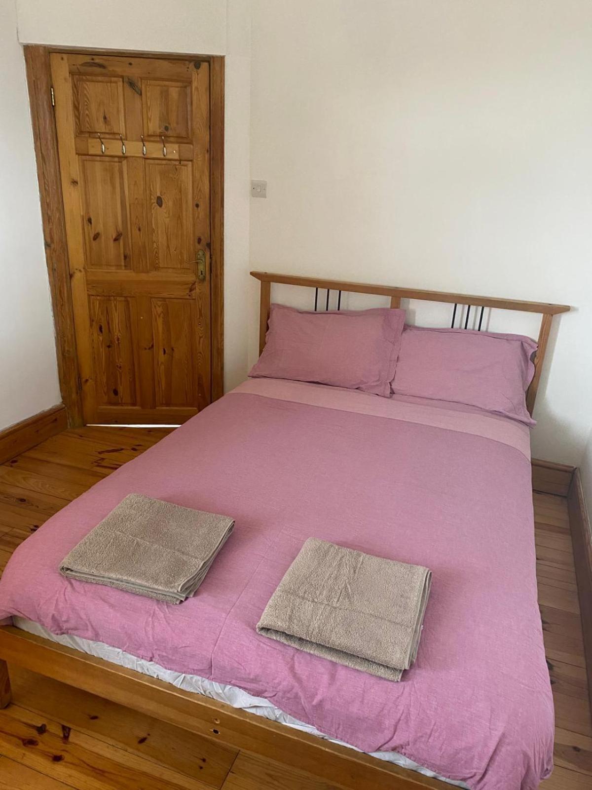 Lovely Rooms In West London Northolt  المظهر الخارجي الصورة