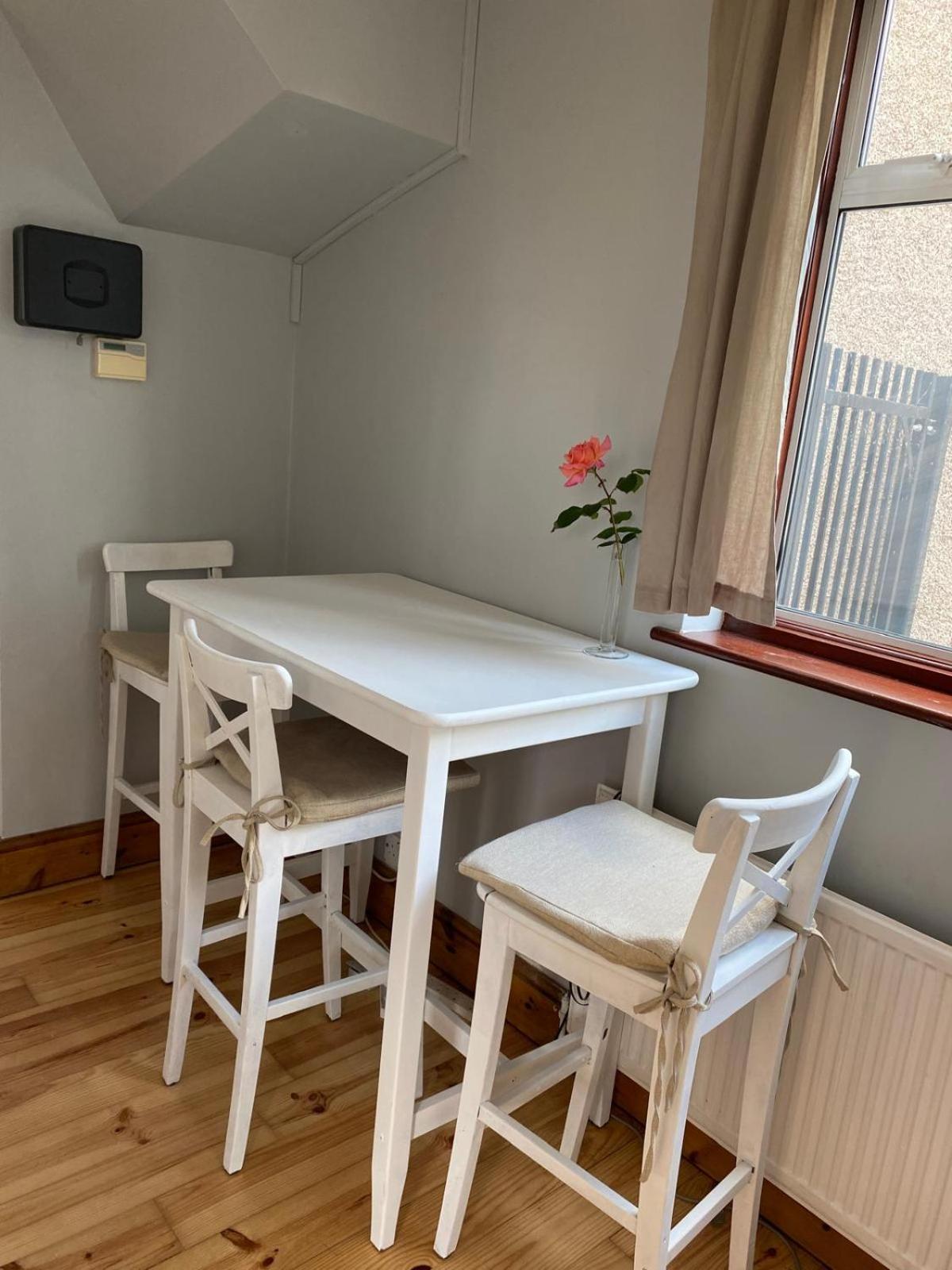 Lovely Rooms In West London Northolt  المظهر الخارجي الصورة