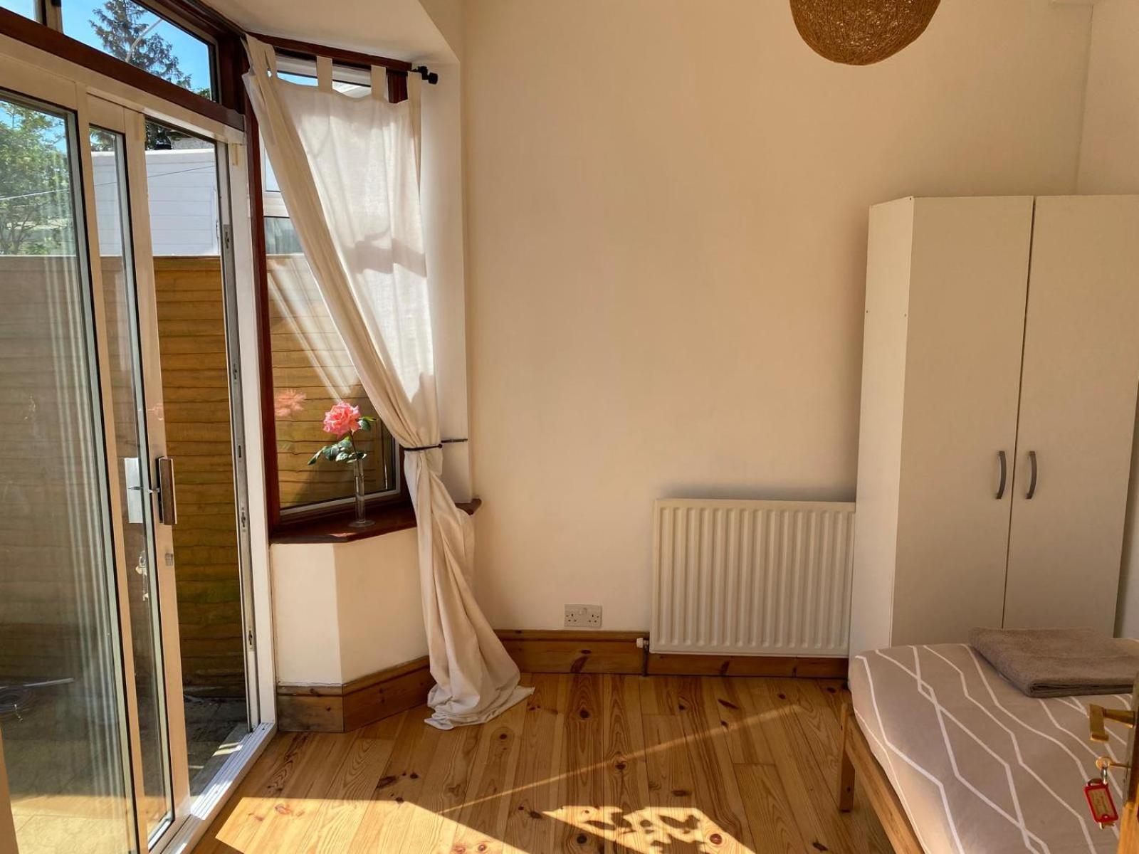 Lovely Rooms In West London Northolt  المظهر الخارجي الصورة